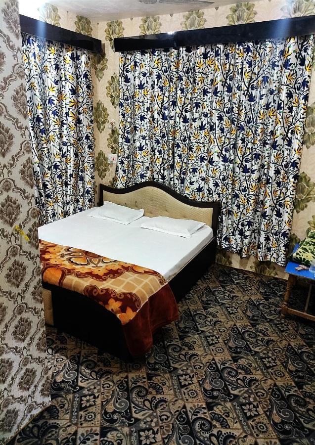 Fabulous Kashmir Srinagar Hotel Buitenkant foto