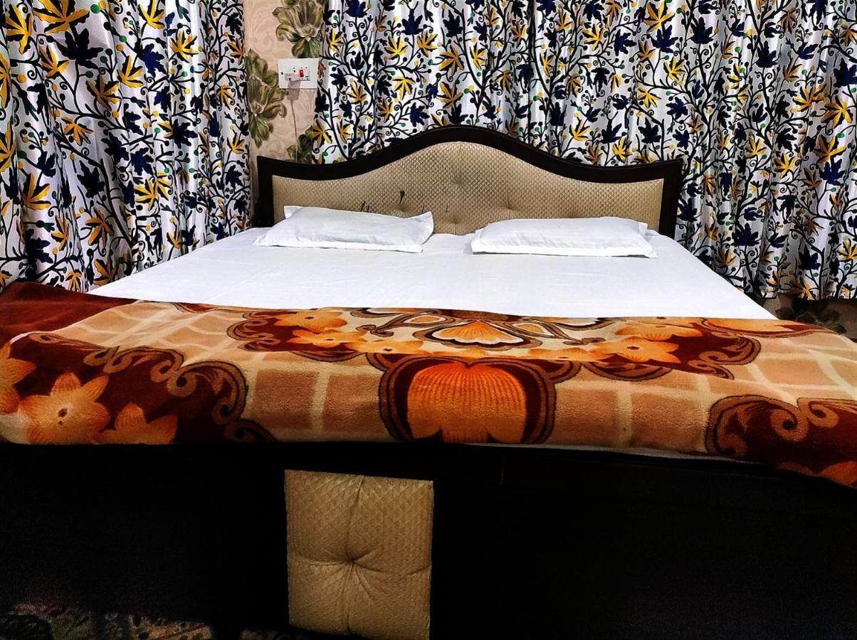 Fabulous Kashmir Srinagar Hotel Buitenkant foto