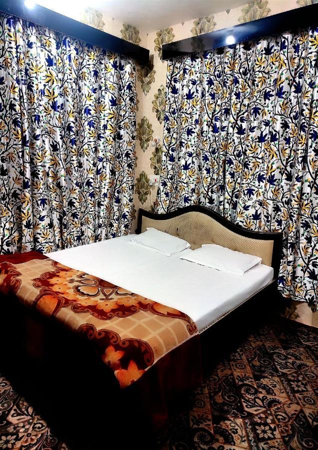 Fabulous Kashmir Srinagar Hotel Buitenkant foto
