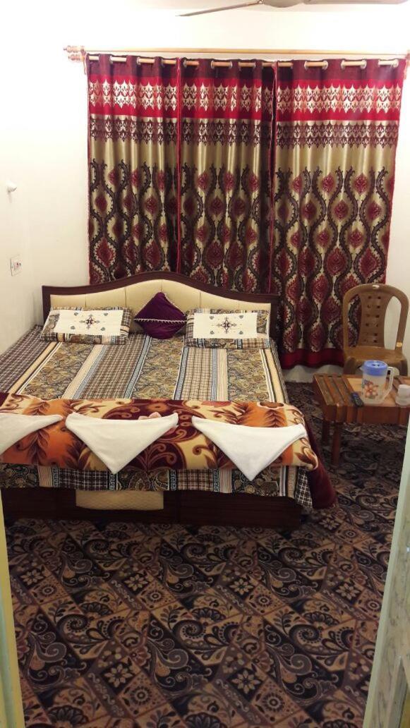 Fabulous Kashmir Srinagar Hotel Buitenkant foto